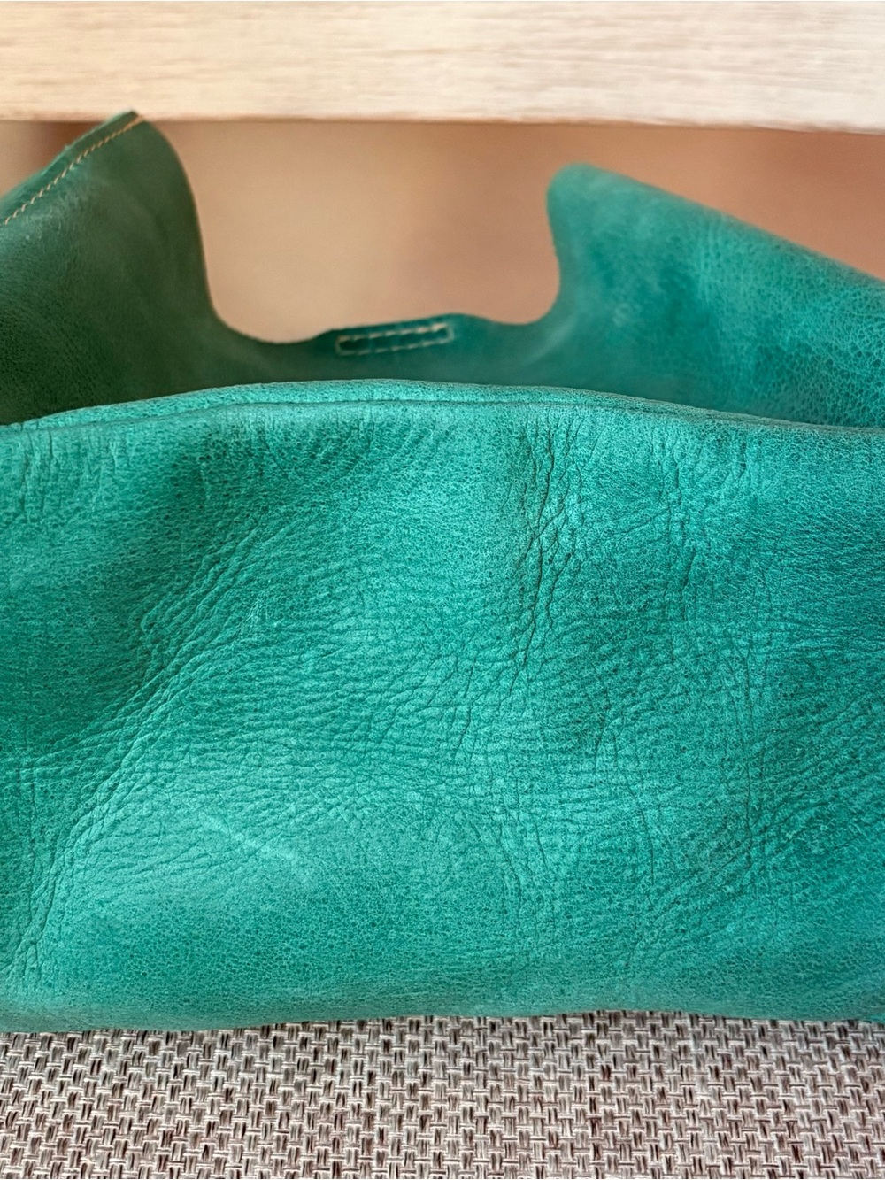 Portland Leather Goods Reef Butterfly Bucket Bag with Removable Patterned Strap - Picture 3 of 6